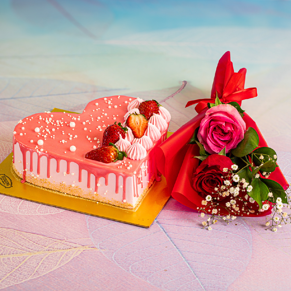 Strawberry cake with double flower combo