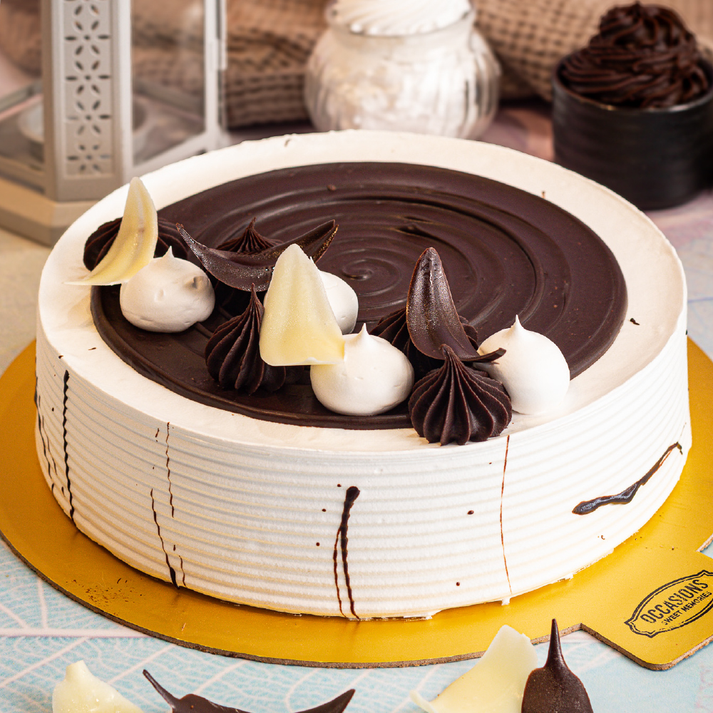 Choco Vanilla Cake (Eggless)