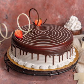 Choco Vanilla Cake (Eggless)